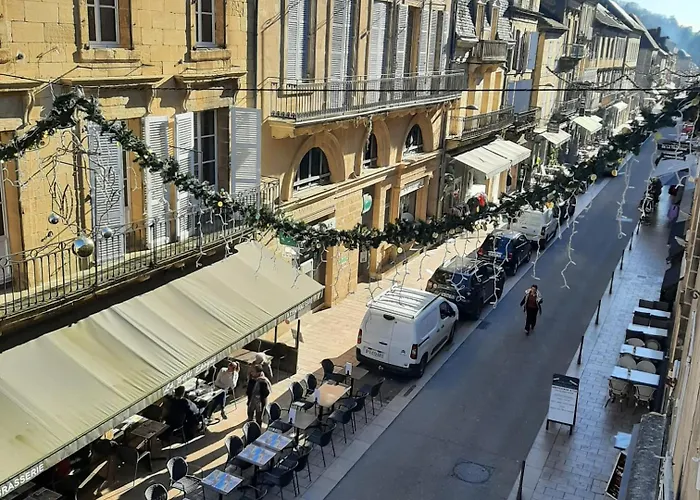 Le Clos Fenelon アパート サルラ・ラ・カネダ